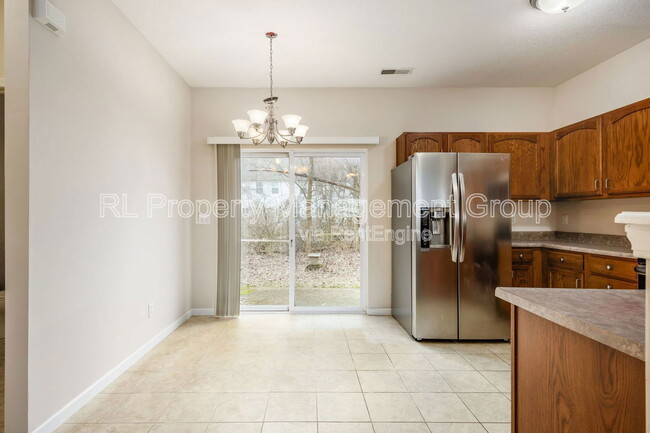 Building Photo - 1273 Grove Dr