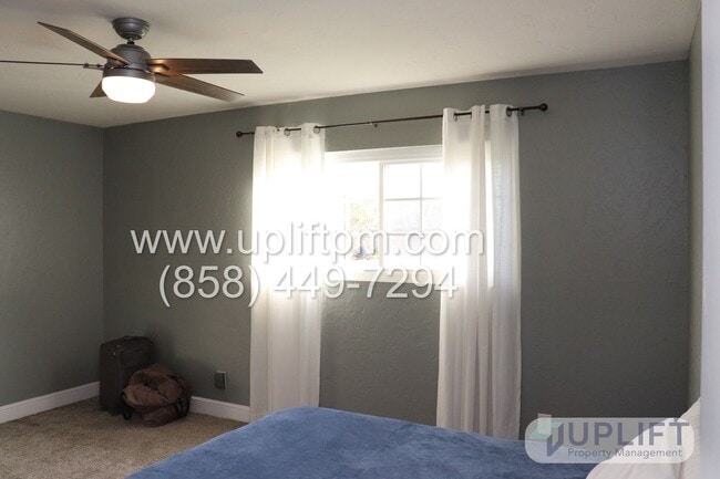 Building Photo - 4 BEDROOM/2 BATHROOM - MIRA MESA