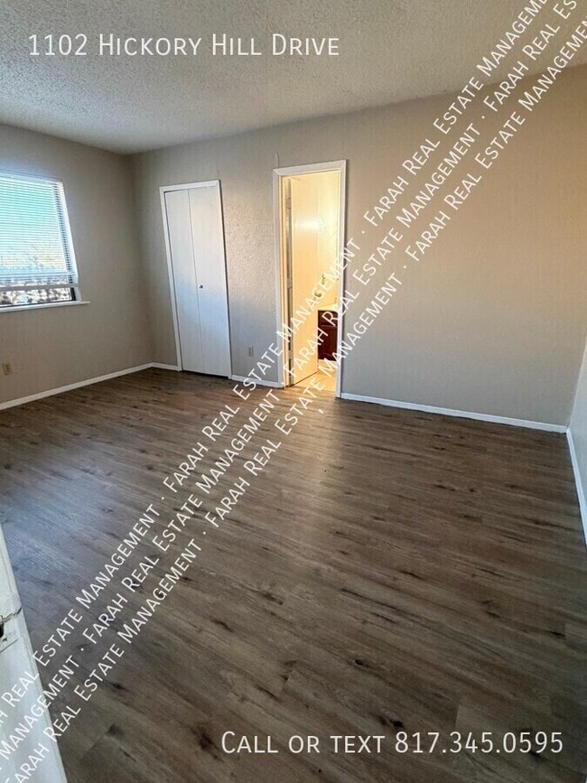 Building Photo - 1102 Hickory Hill Dr