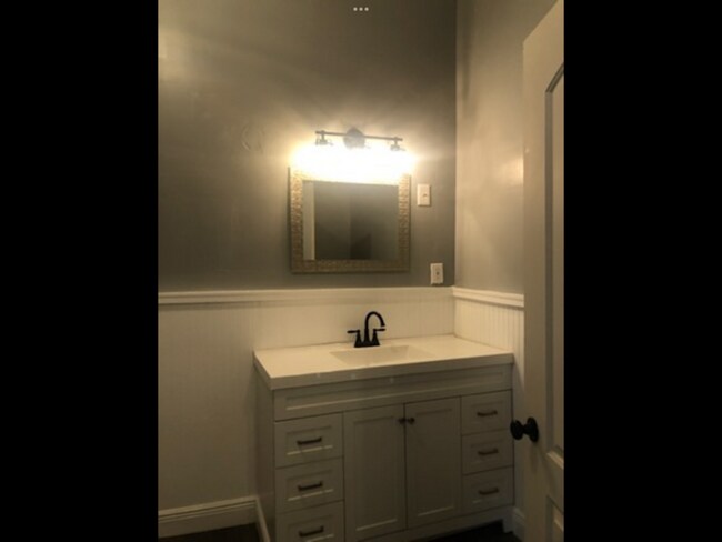 Building Photo - 210 E Arsenal St