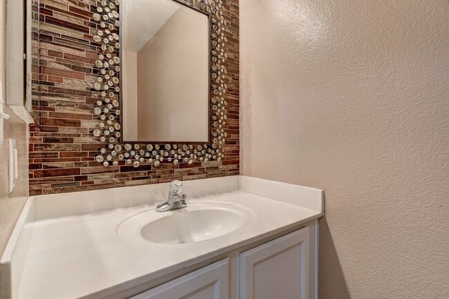 Building Photo - AMERICANA Property Mgmt - Great 2 story, 4 beds house with pool in Desert Shores