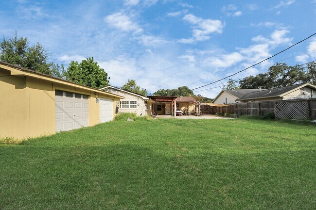 Building Photo - 7623 Barberton Dr