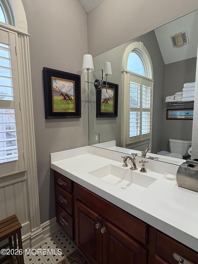 Building Photo - 162 Bridge Ave