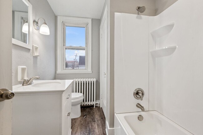 Building Photo - 101-103 E Agnew Avenue