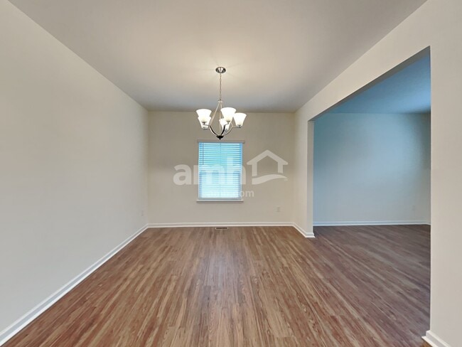 Building Photo - 653 Hamilton Park Dr