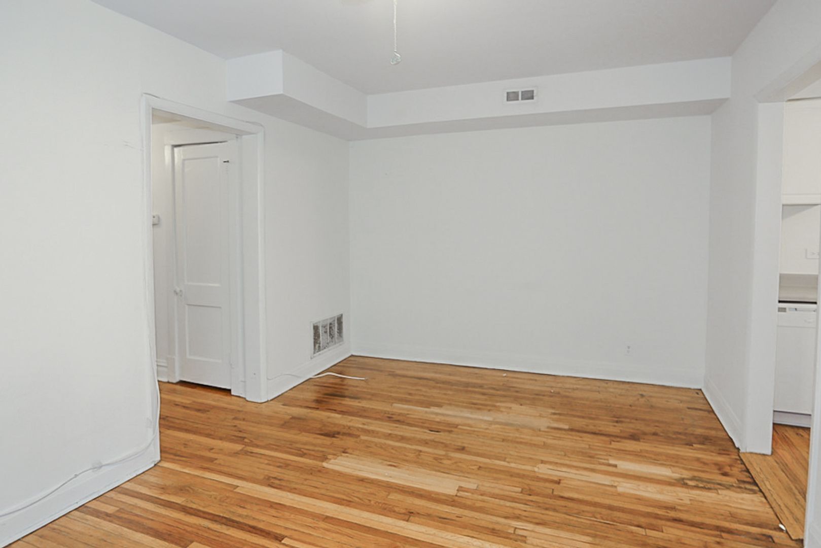 Building Photo - 3820 N Sheffield Ave