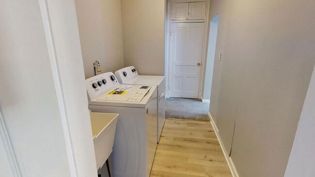 Building Photo - 2824 Salisbury St