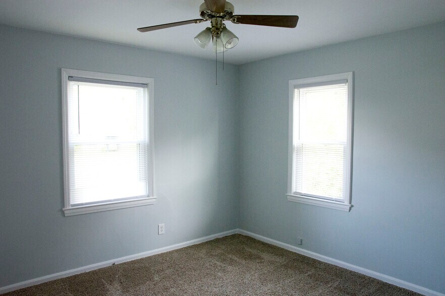 Building Photo - 1242 Genesee Ave