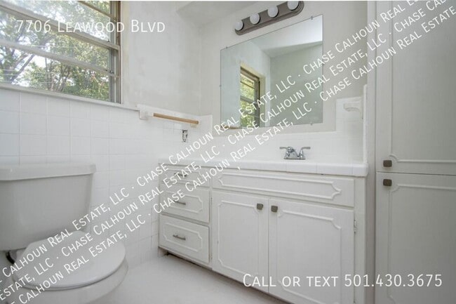 Building Photo - 7706 Leawood Blvd