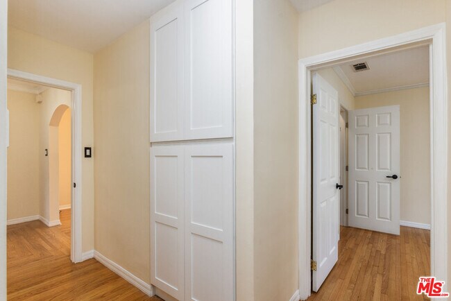 Building Photo - 1974 Preuss Rd