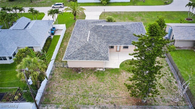 Building Photo - 2614 SE 12th Pl
