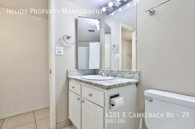 Building Photo - Great Condo in historic Phoenix!