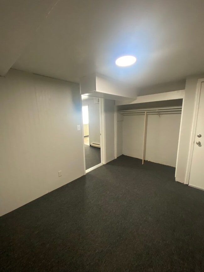 Building Photo - 303 Ivy St
