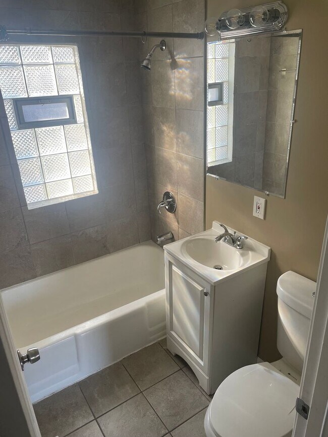 Building Photo - Brick Home with 2 Bathrooms