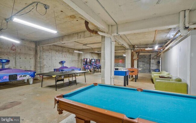 Building Photo - 4600 Duke St