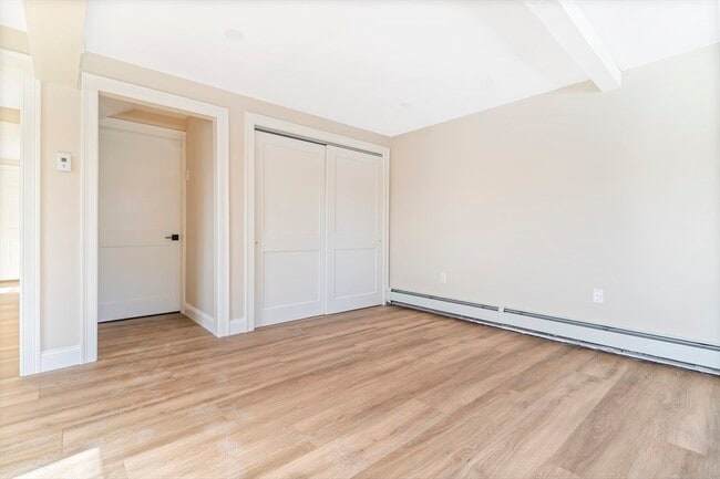 Building Photo - 21 Hodgkins Dr