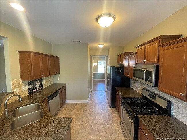 Building Photo - 3900 Limwert Ln