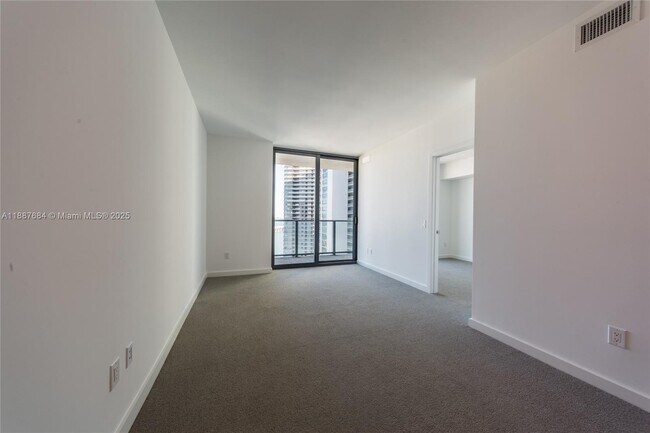 Building Photo - 501 NE 31st St