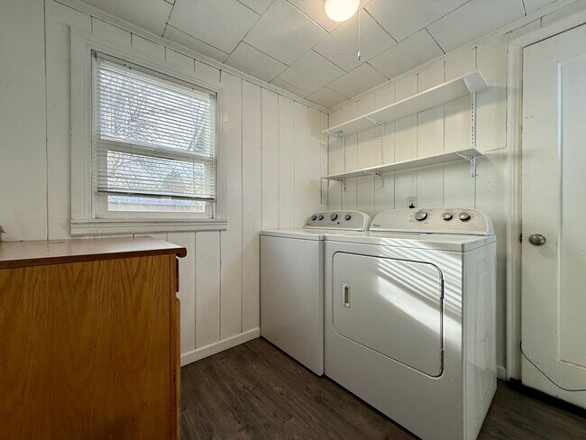 Building Photo - RD T 23-029