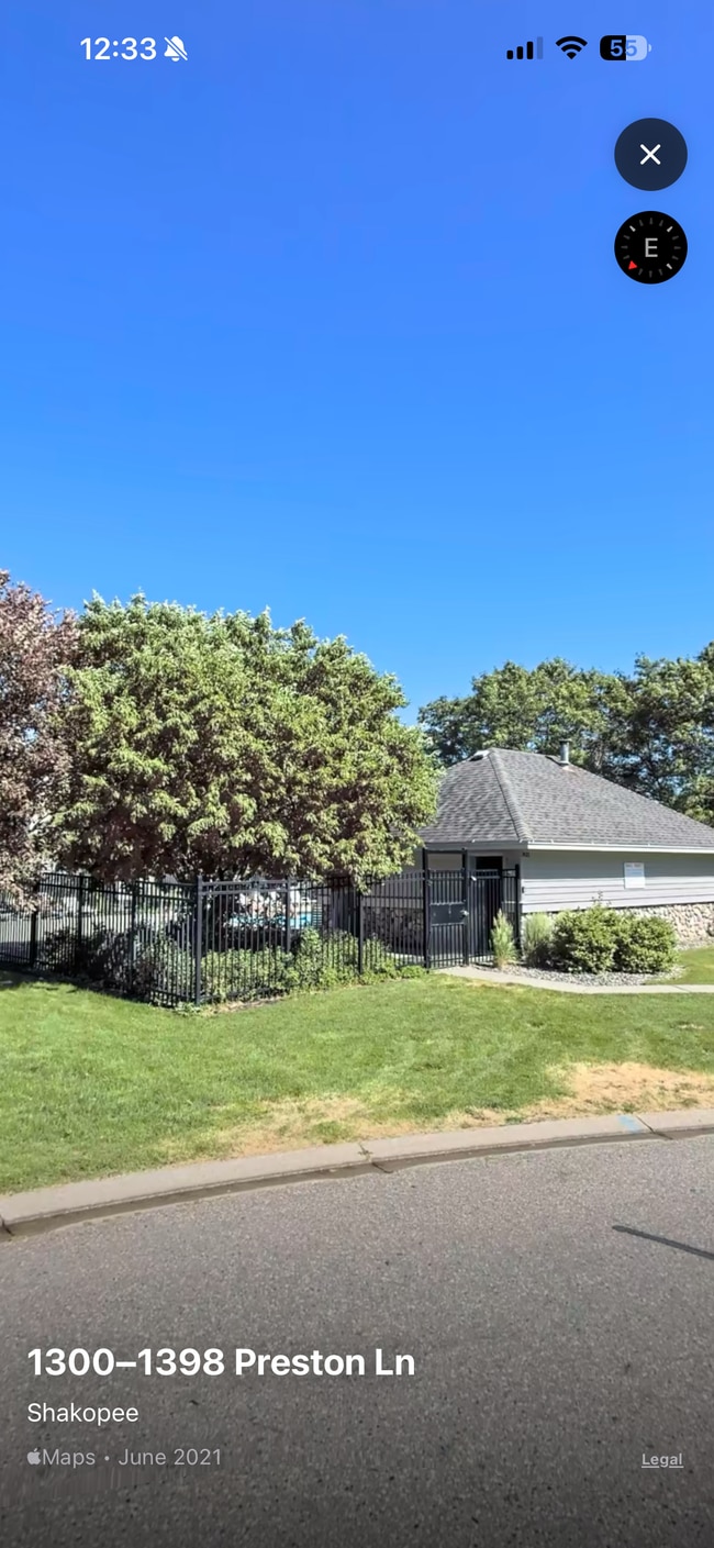 Building Photo - 7354 Windsor Dr N