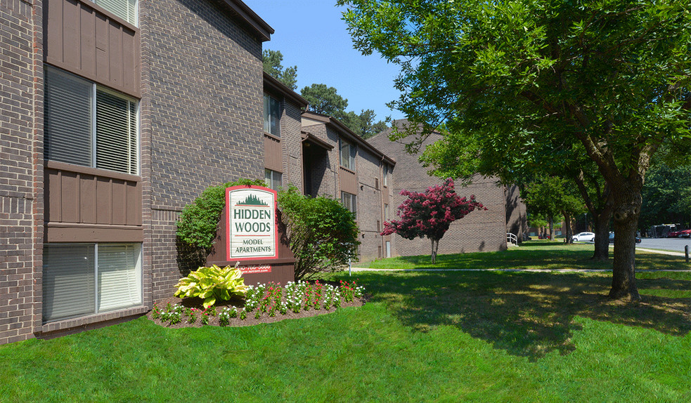 Building Photo - Hidden Woods Apartments