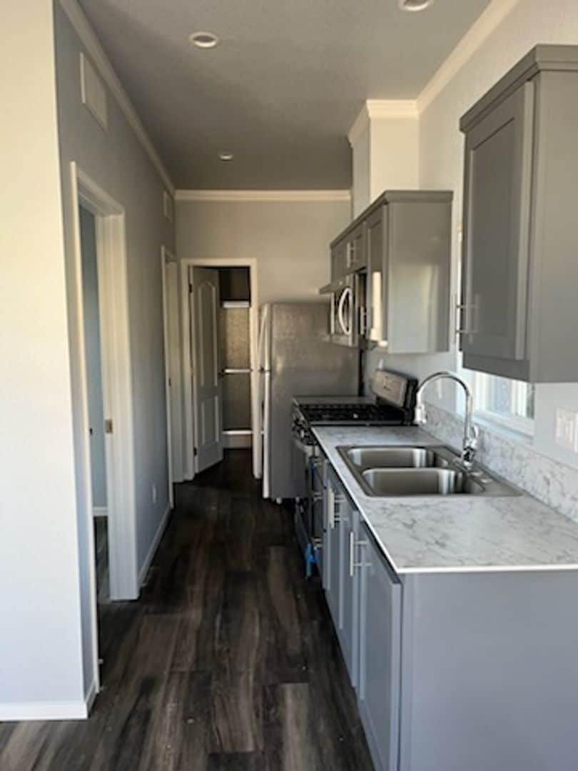 Building Photo - Anthony's