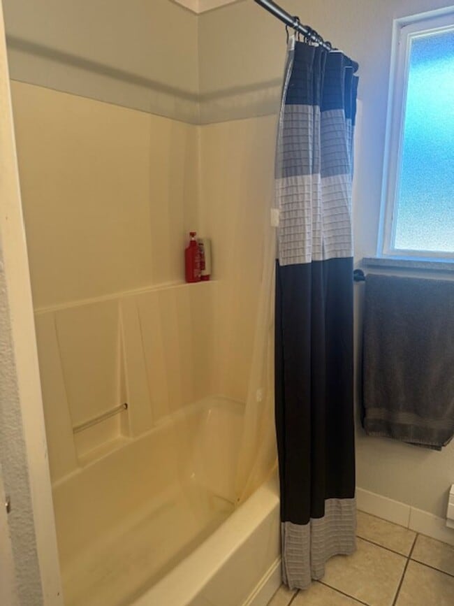 Building Photo - Beautiful 3 bed 2 bath rambler in South Hi...