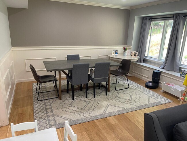 New Paint in All Rooms - 1 Drummer Boy Way