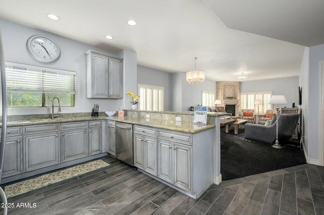Building Photo - 5450 E Deer Valley Dr