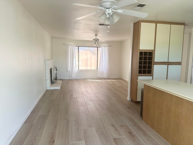 Building Photo - 43548 Virginia Ave