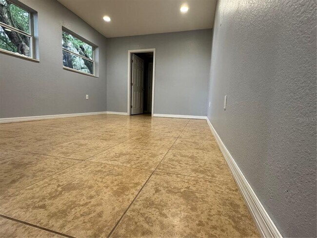 Building Photo - 511 Carolina Ave