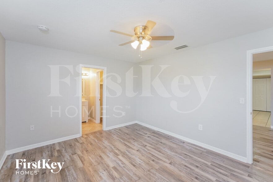 Building Photo - 136 Sunnyside St NW