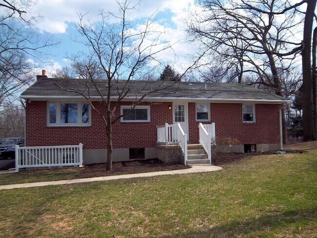 Building Photo - 5118 Avoca Ave