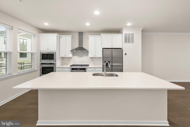 Building Photo - 105 Vaughn Dr