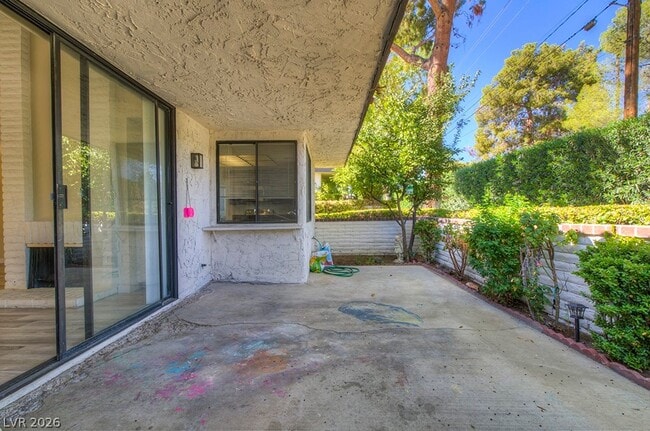 Building Photo - 2574 Pera Cir