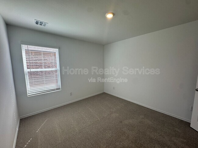 Building Photo - 3901 Dutch Ln