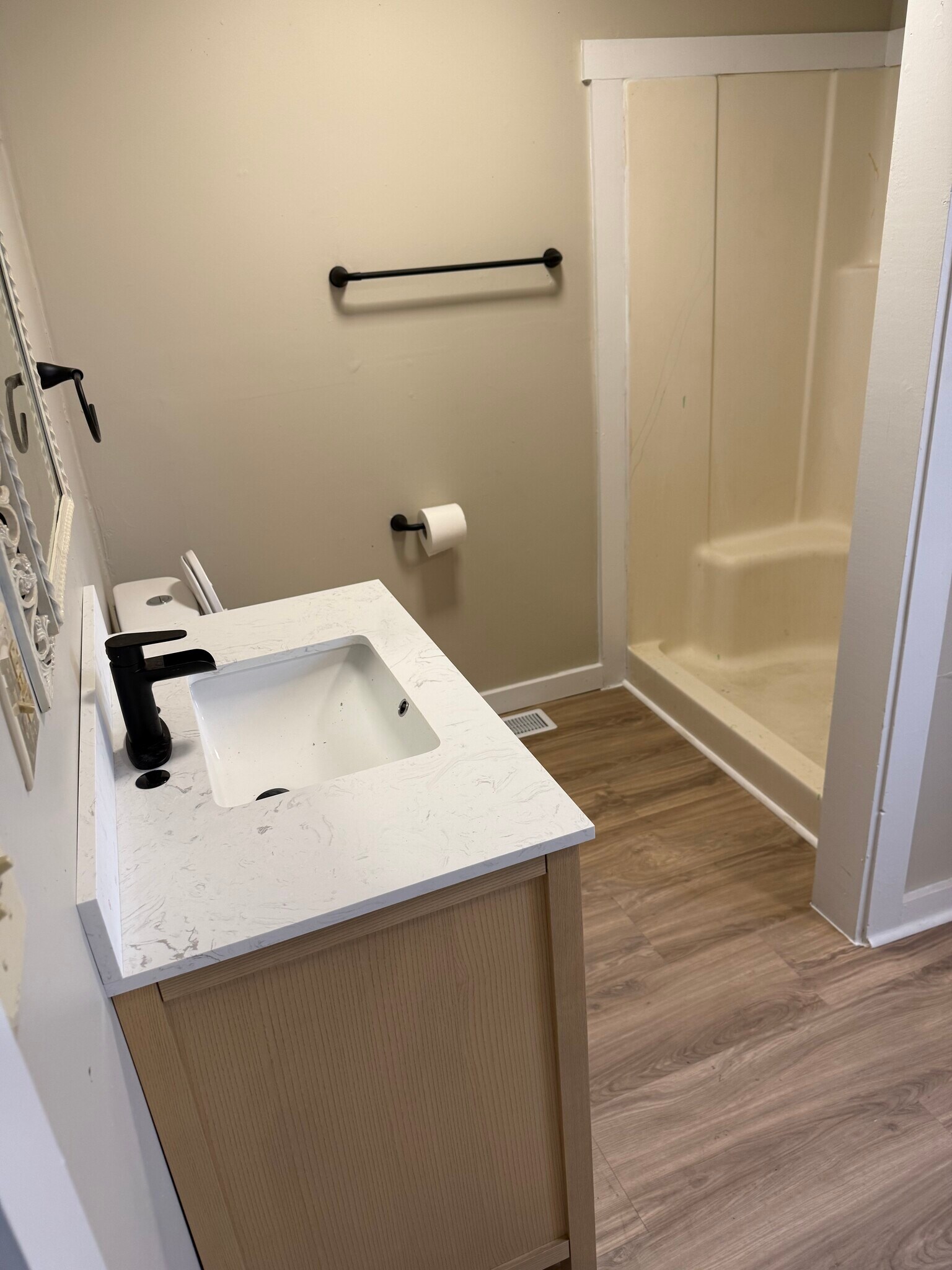 Building Photo - 1606 N Lindsay St