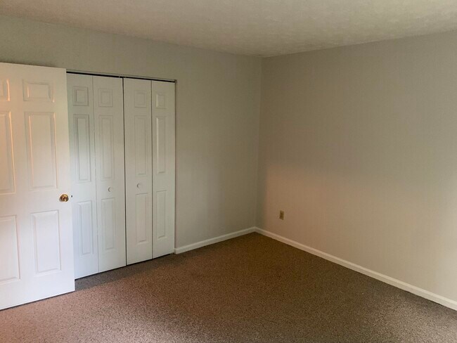 Building Photo - 1104 Collins Ln