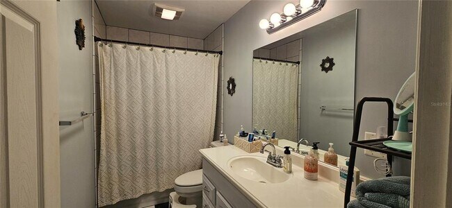 Building Photo - 1823 SE 15th St