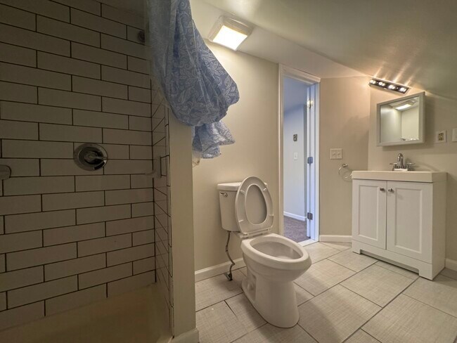 Building Photo - 85 Lawn Park Ave