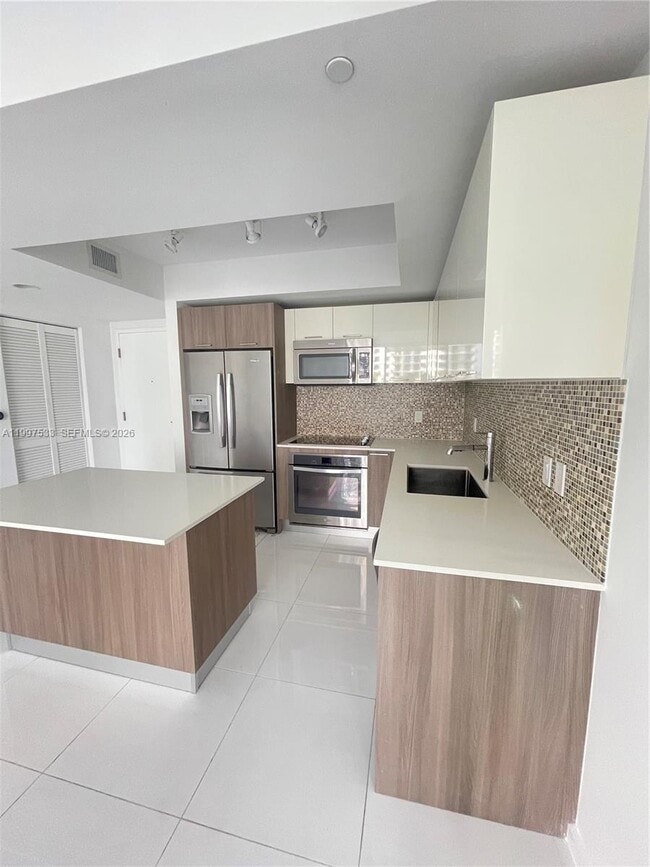 Building Photo - 5252 NW 85th Ave