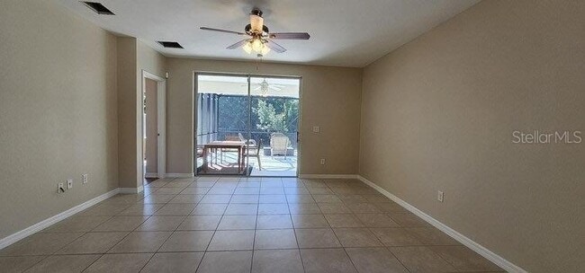 Building Photo - 7401 W Lenox Cir