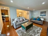 Building Photo - 4149 S Four Mile Run Dr