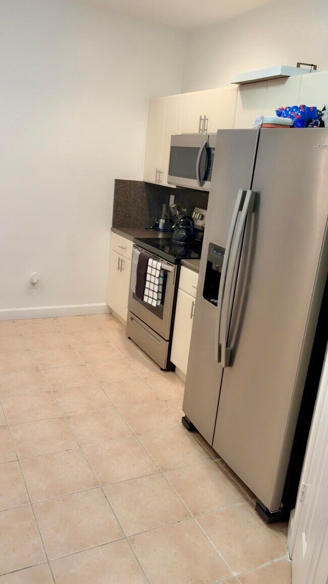 Building Photo - 3608 Shoma Dr