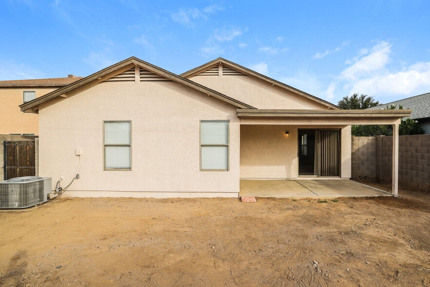 Building Photo - 11841 W Wethersfield Rd