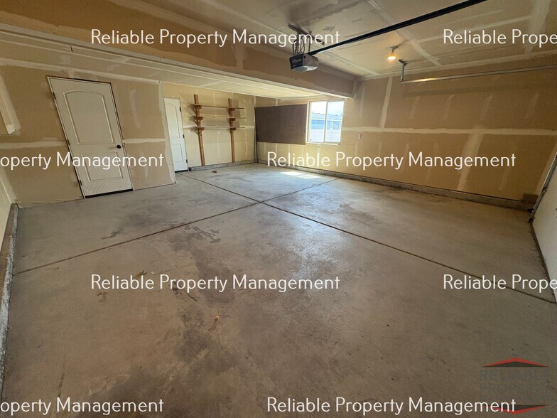 Building Photo - 1060 Stevens Dr
