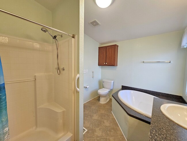 Building Photo - 651 Santa Clara Cir