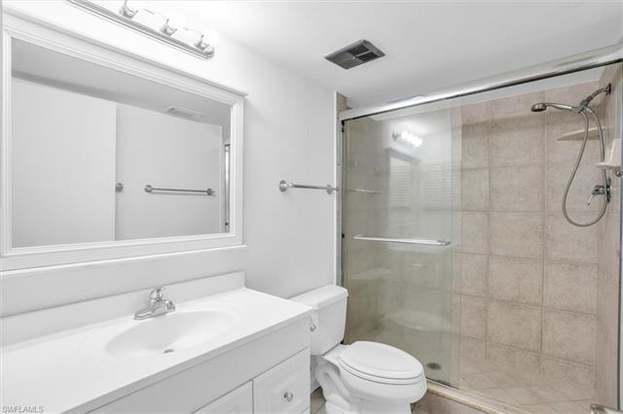 Building Photo - 3635 Boca Ciega Dr