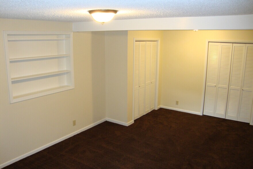 Building Photo - 4925 Hopedale Dr