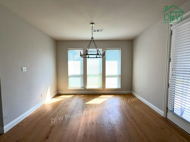 Building Photo - 4BR/3BA, 3,220 Sq Ft - Island Kitchen, Large Fenced Yard, Covered Patio